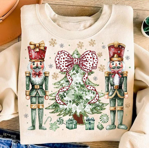 Wholesale Red and Green Nutcracker Christmas Sweatshirt Sand.